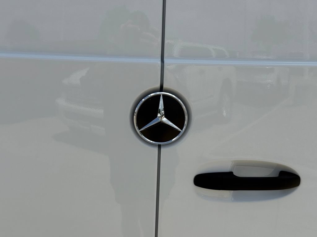 Used 2025 Mercedes-Benz Sprinter 2500 image 10