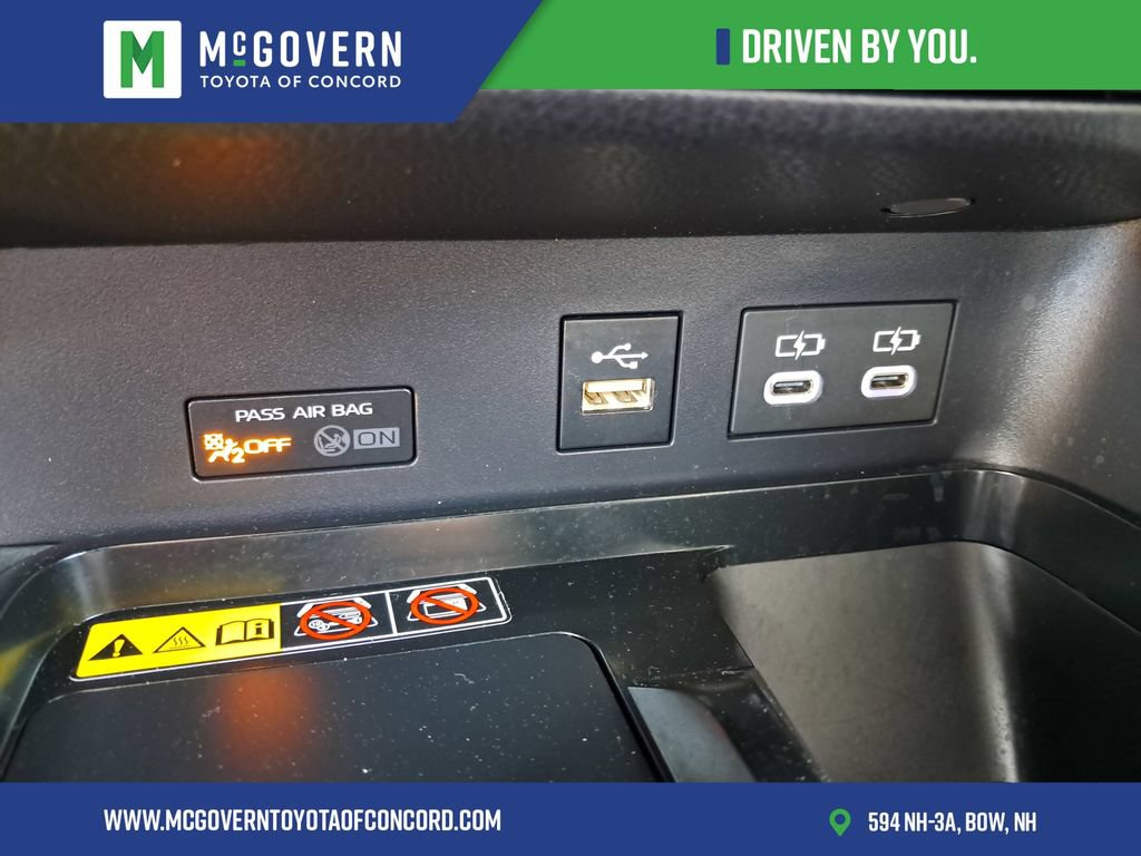 Used 2025 Toyota Camry SE w/ Convenience Package FWD image 27