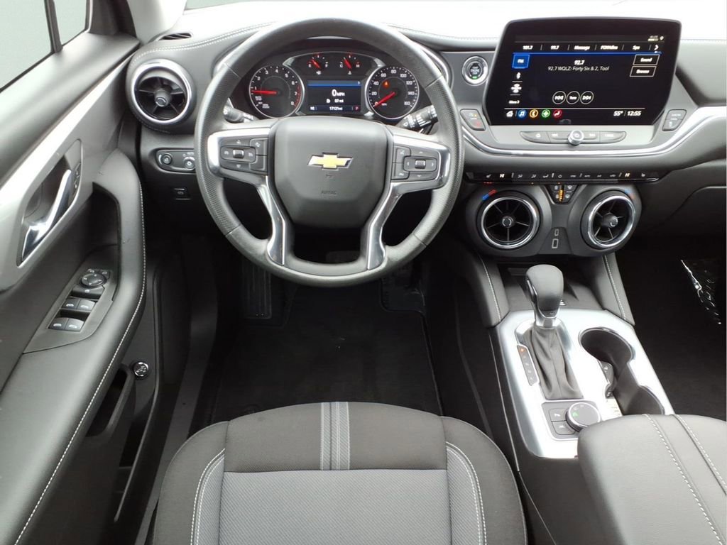 Certified 2024 Chevrolet Blazer LT w/ Convenience Package FWD image 5