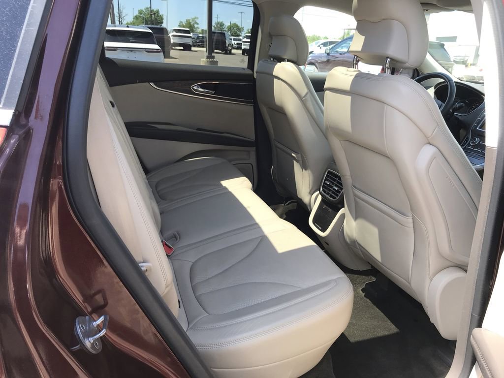 Used 2016 Lincoln MKX Reserve w/ Climate Package AWD/4WD image 17