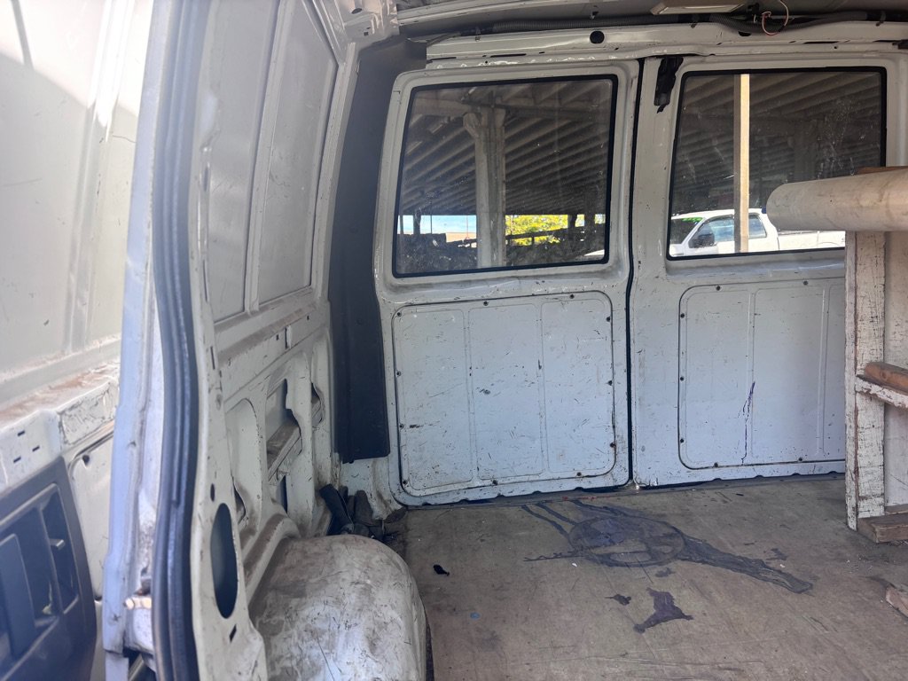 Used 2004 GMC Safari RWD image 7