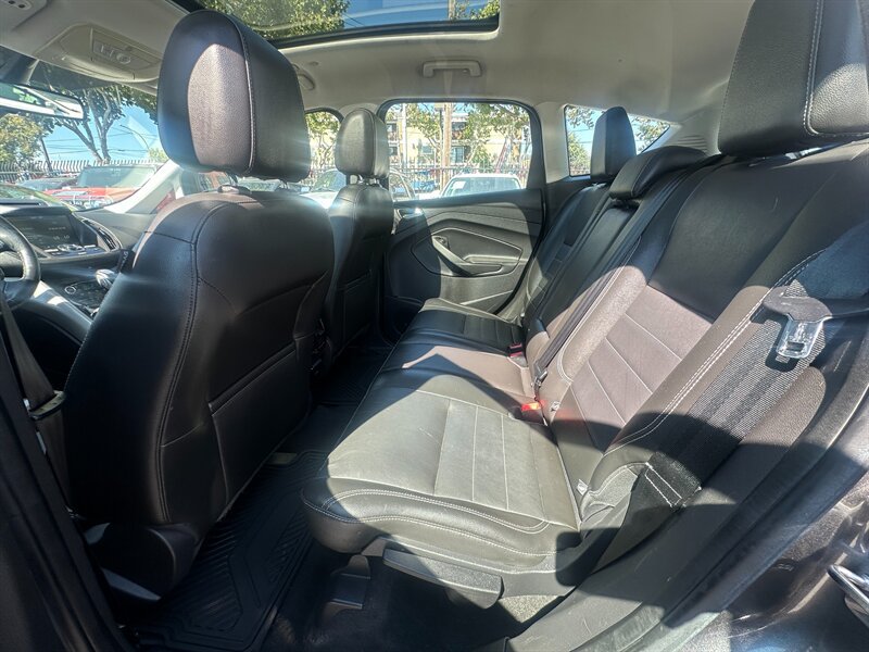 Used 2013 Ford C-MAX Energi SEL FWD image 17