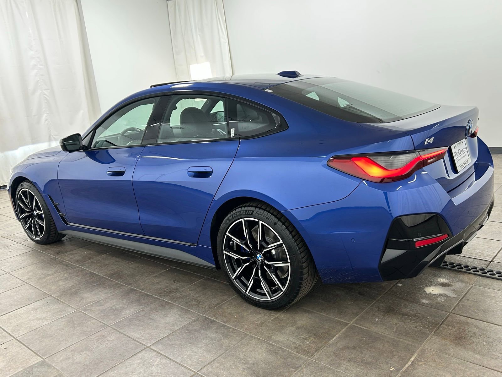 Used 2025 BMW i4 xDrive40i image 3