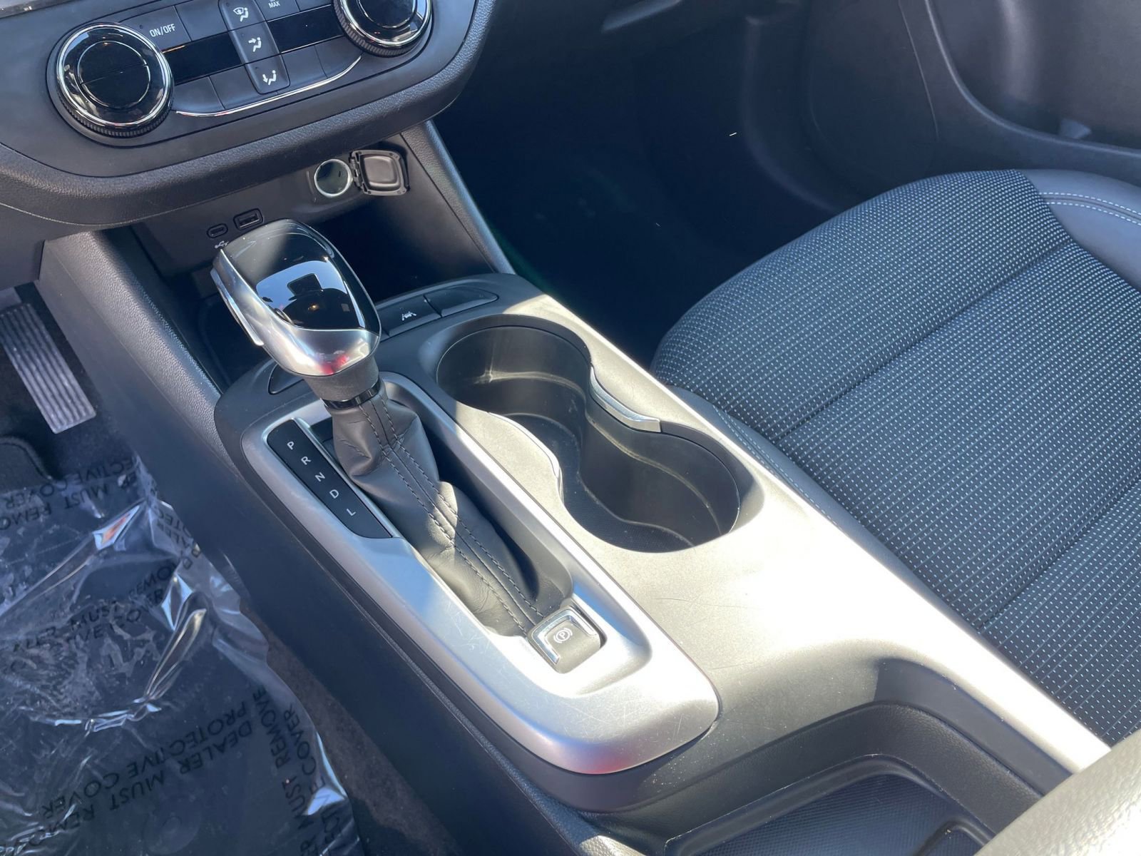 Used 2025 Buick Envista Preferred image 39