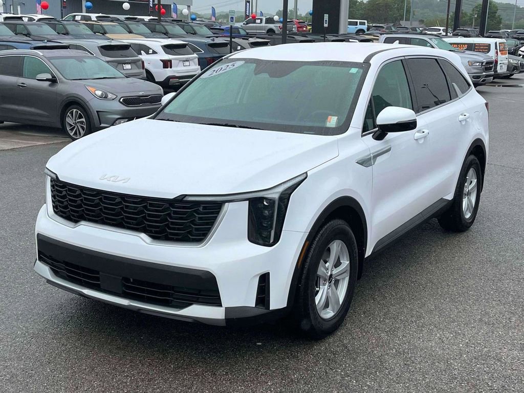Used 2025 Kia Sorento LX FWD image 29