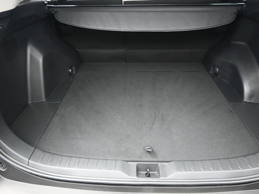 Used 2023 Toyota RAV4 XLE Premium image 32