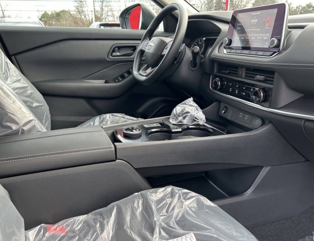 Certified 2025 Nissan Rogue S image 26