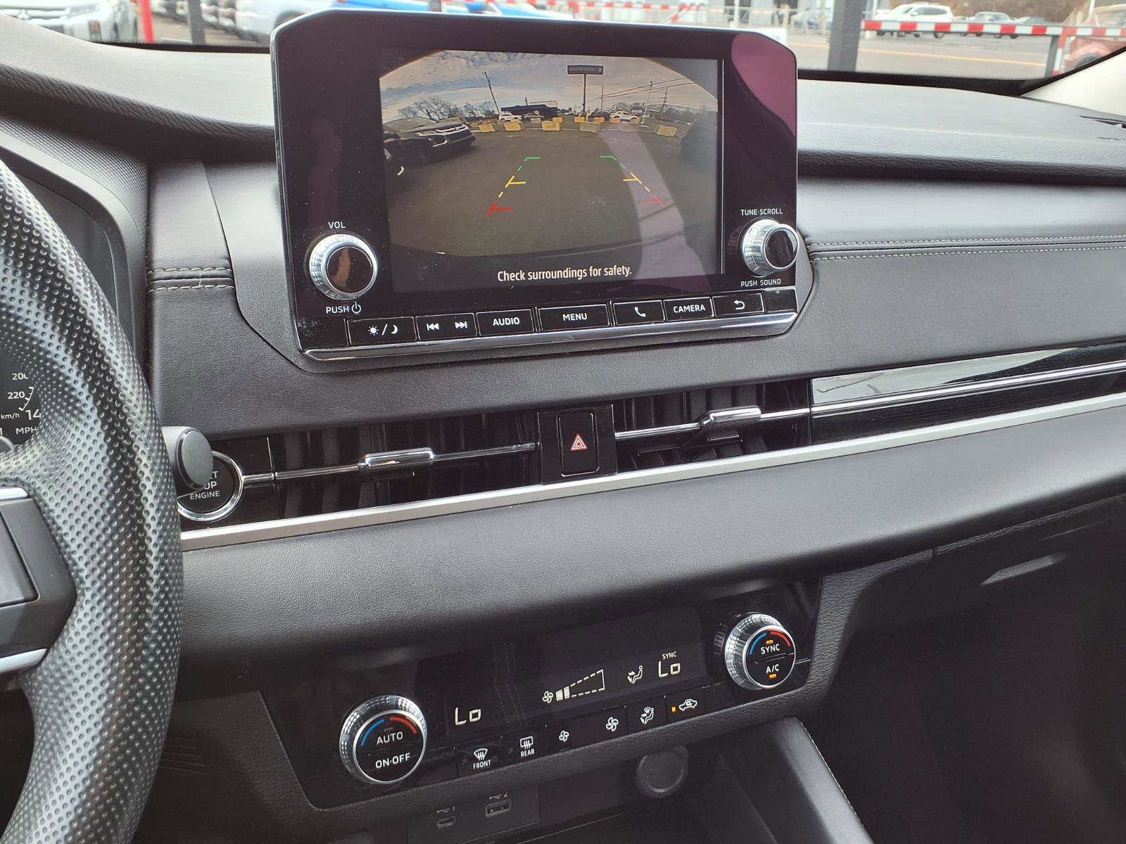 Used 2024 Mitsubishi Outlander ES image 24