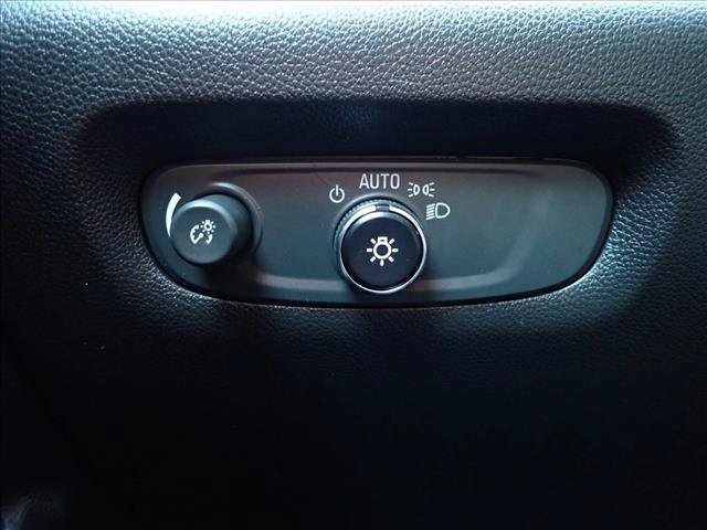 Used 2018 Chevrolet Traverse LS FWD image 22
