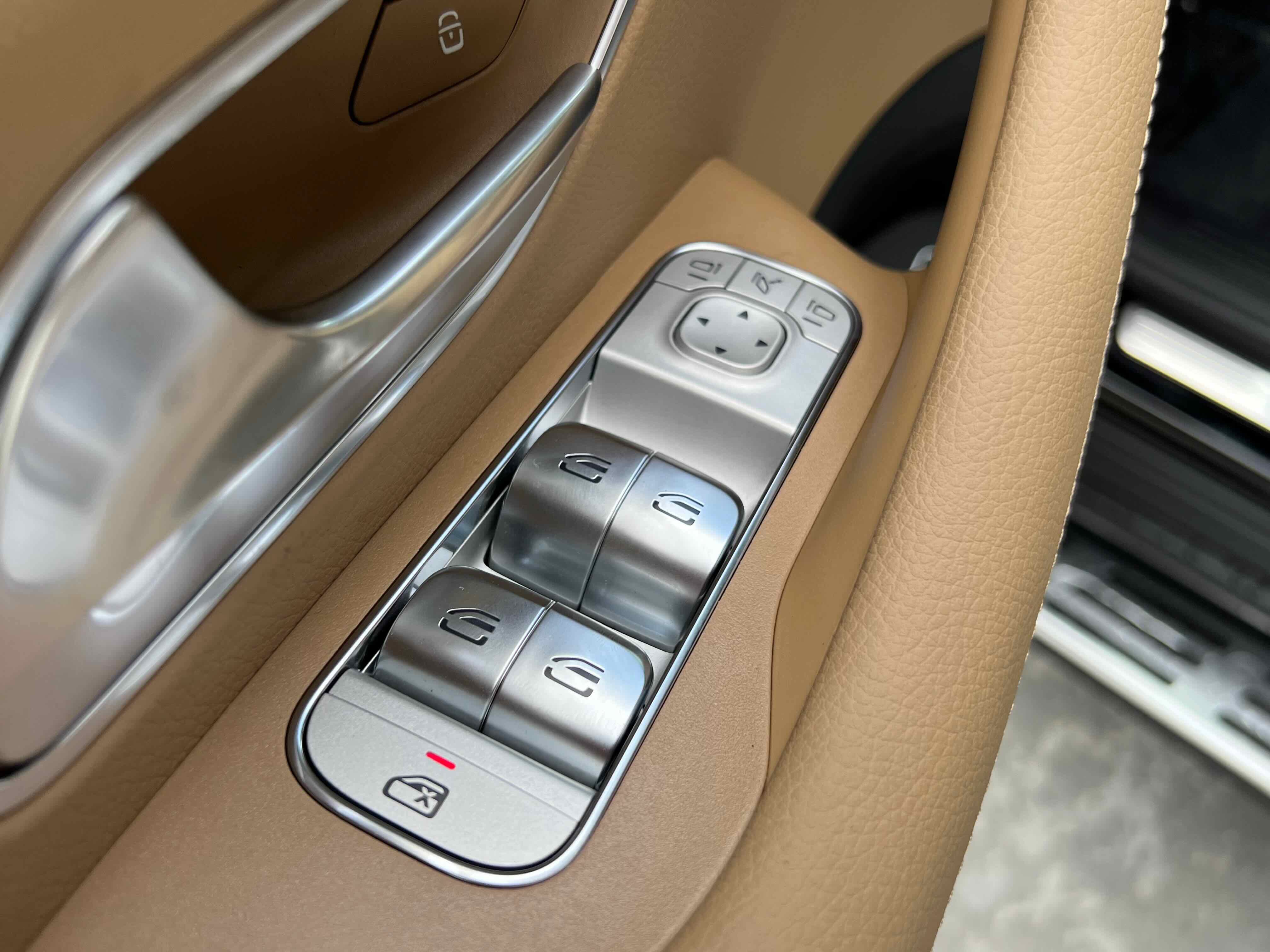 New 2026 Mercedes-Benz GLS 450 4MATIC image 15