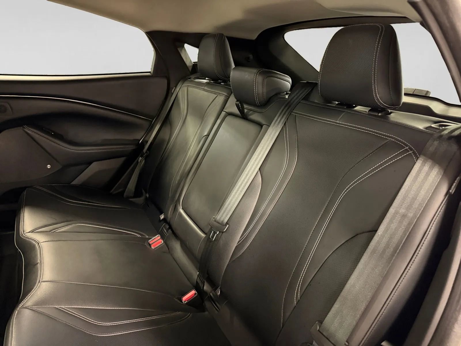 Used 2021 Ford Mustang Mach-E Premium image 22