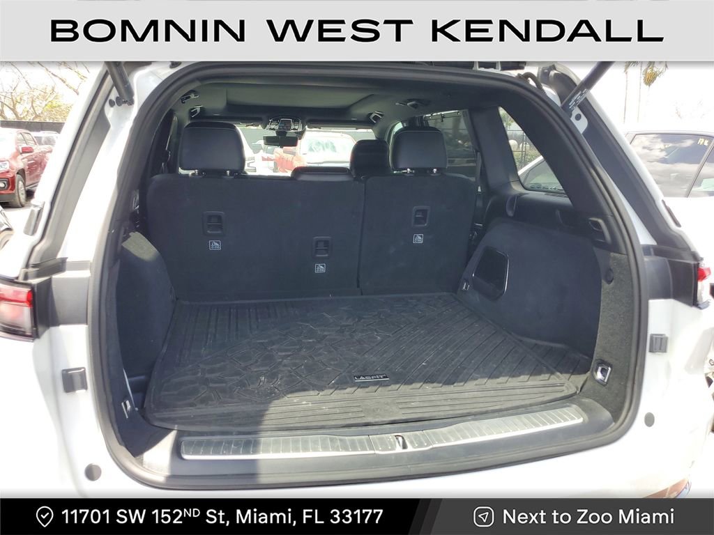 Used 2023 Jeep Grand Cherokee Overland w/ Luxury Tech Group IV image 11