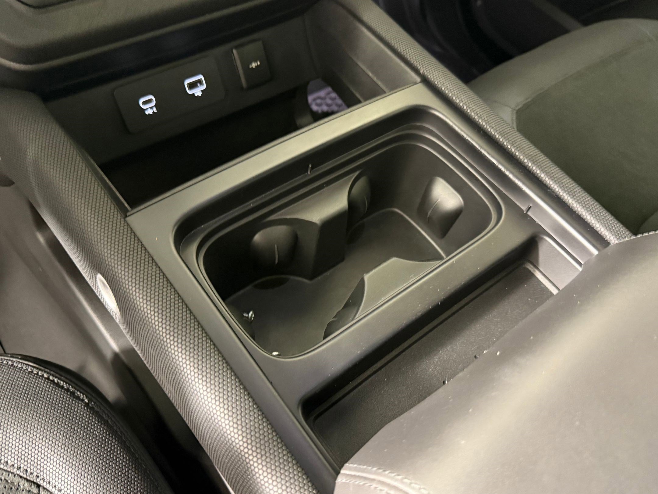 Used 2022 Land Rover Defender 110 V8 image 24