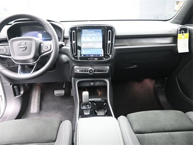 Used 2024 Volvo XC40 Recharge Plus w/ Protection Package Premier image 9