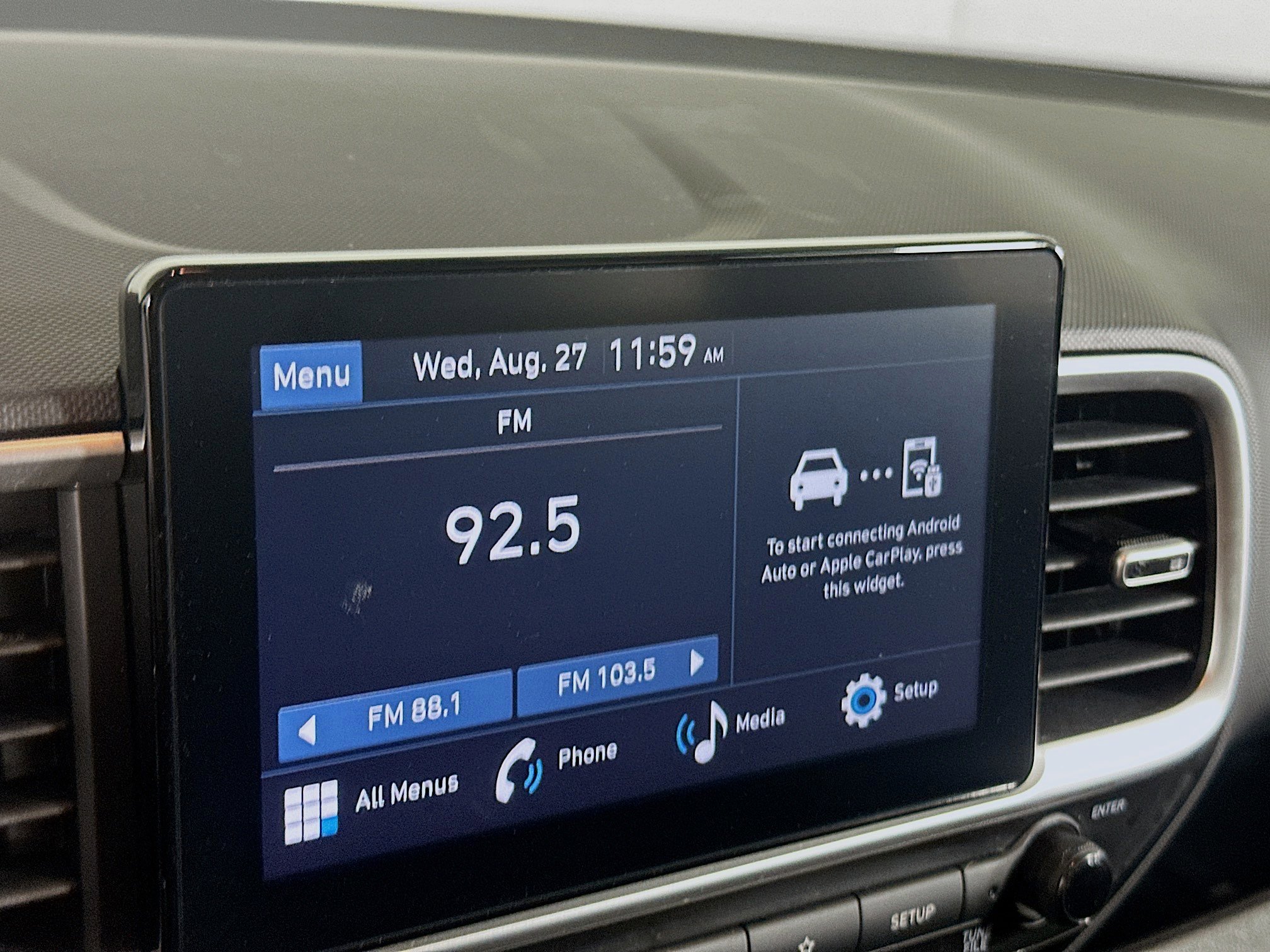 Used 2024 Hyundai Venue SEL image 21