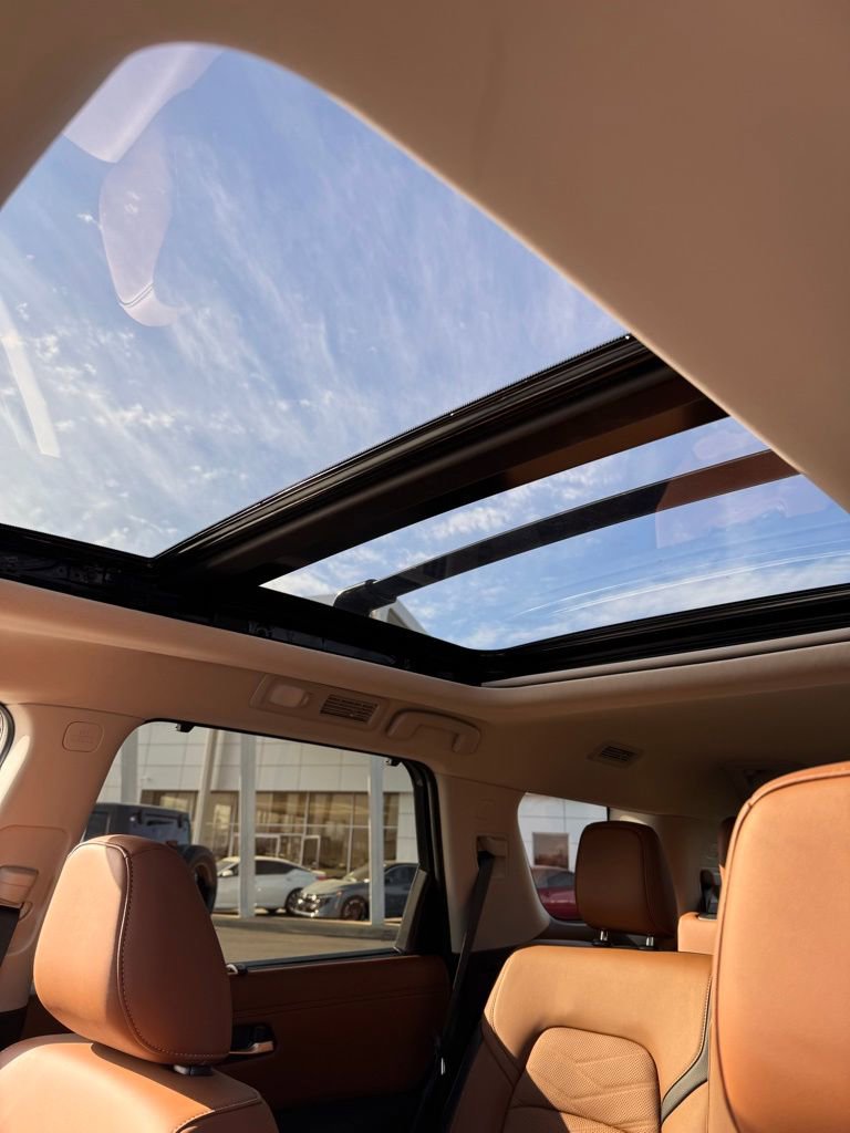 Used 2025 Nissan Pathfinder Platinum w/ Cargo Package FWD image 22