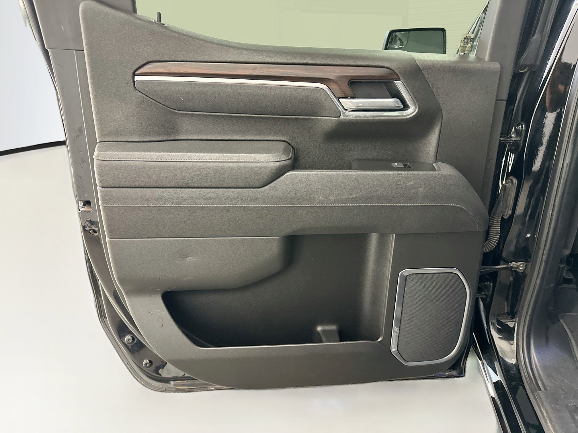 Used 2025 GMC Sierra 1500 SLT AWD/4WD image 27