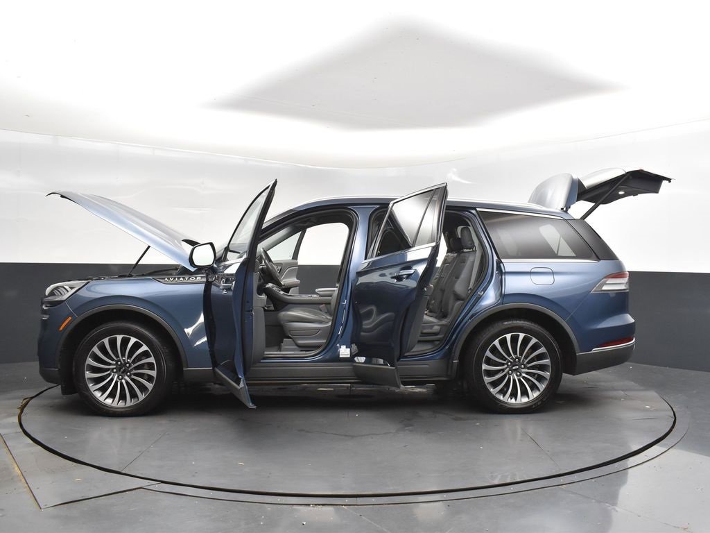 Used 2020 Lincoln Aviator Reserve w/ Class IV Trailer Tow Package image 48