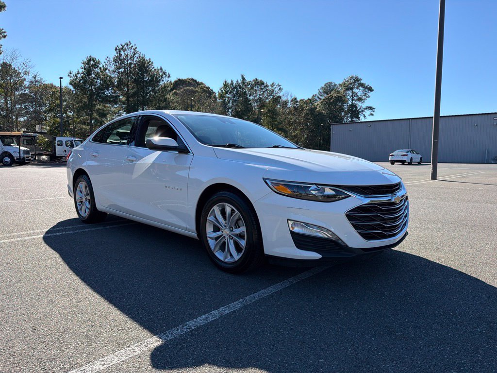 Used 2025 Chevrolet Malibu LT FWD image 4