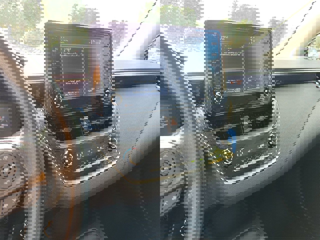 Used 2022 Toyota Corolla LE image 23