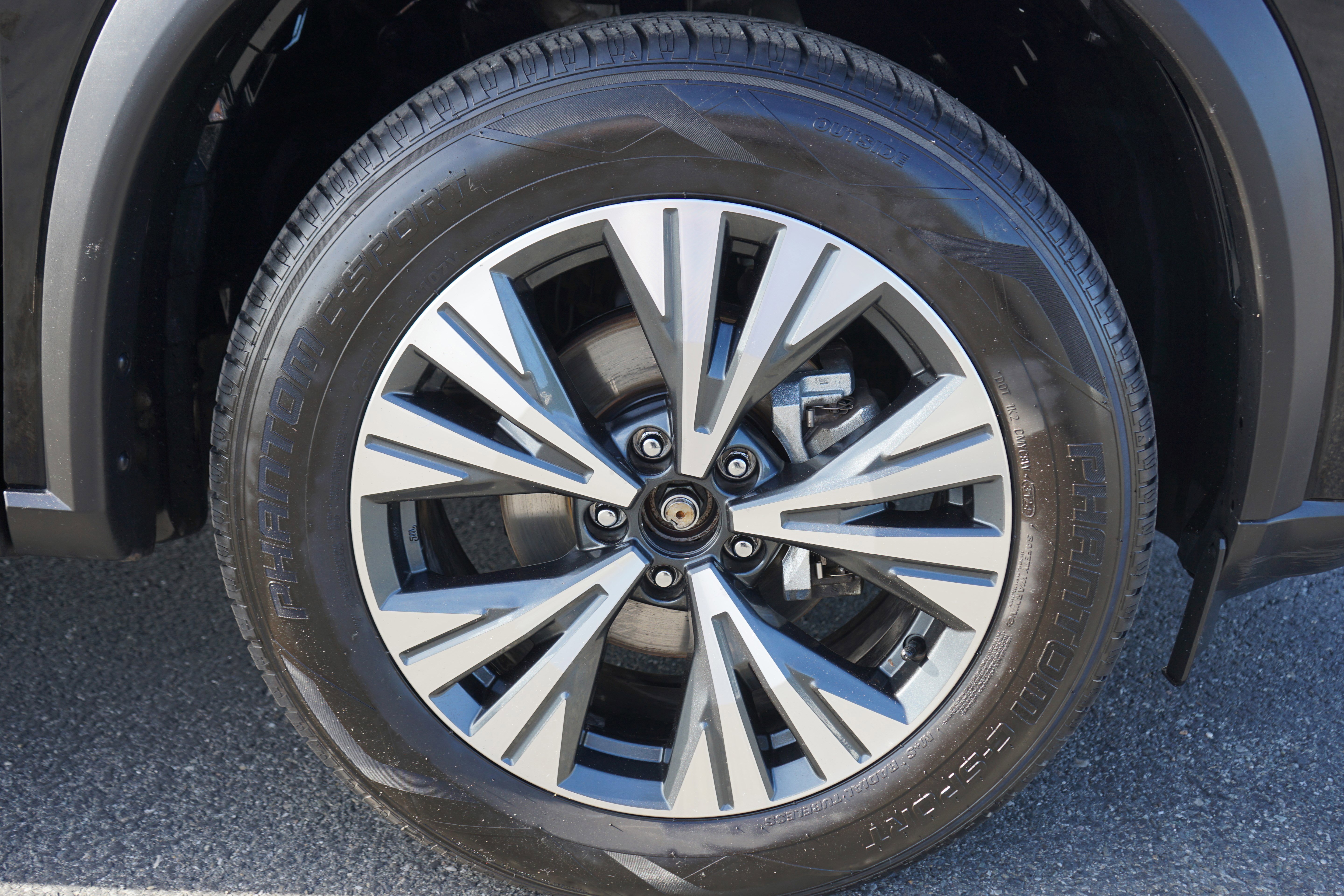 Used 2023 Nissan Rogue SV image 9