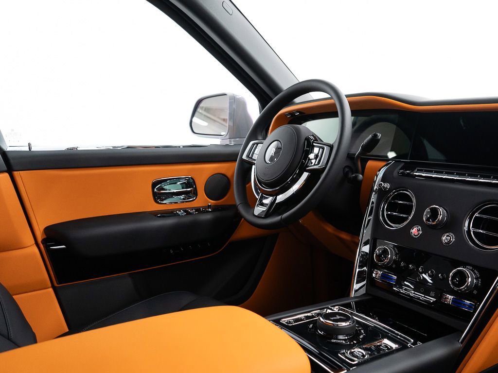 Used 2026 Rolls-Royce Cullinan AWD/4WD image 34