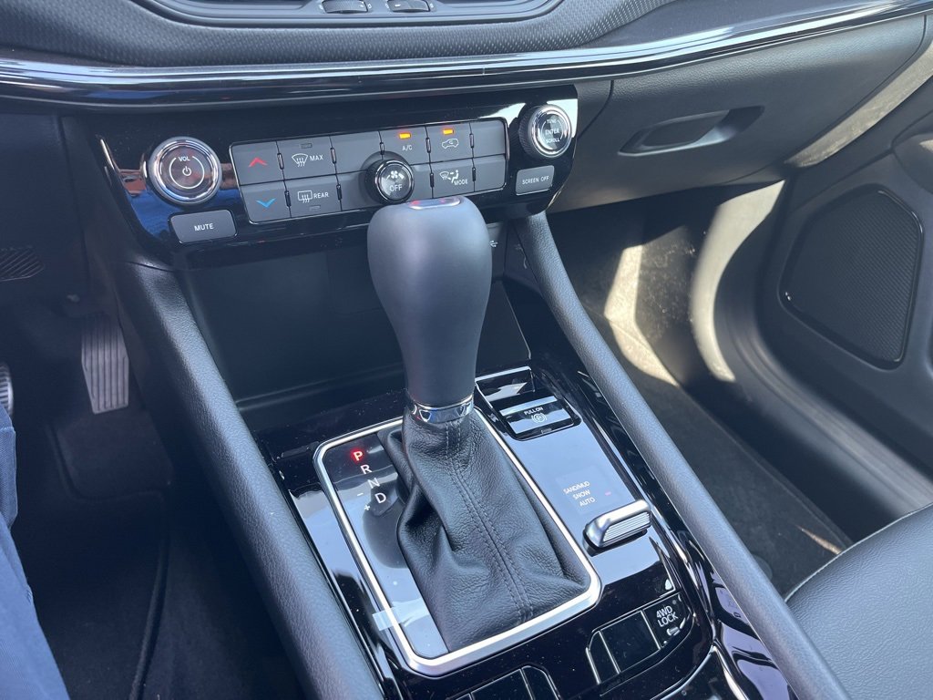 New 2025 Jeep Compass Latitude w/ Altitude Special Edition image 20