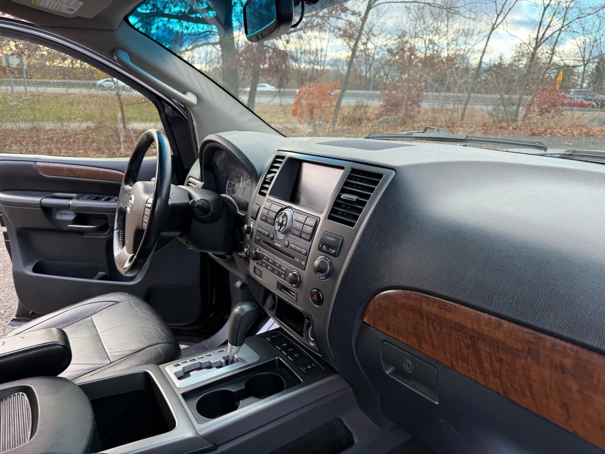 Used 2010 Nissan Armada Platinum w/ Captain Seat Pkg image 39