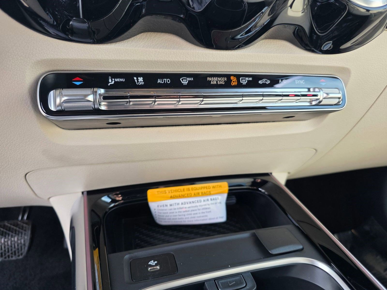 New 2026 Mercedes-Benz GLB 250 4MATIC image 15