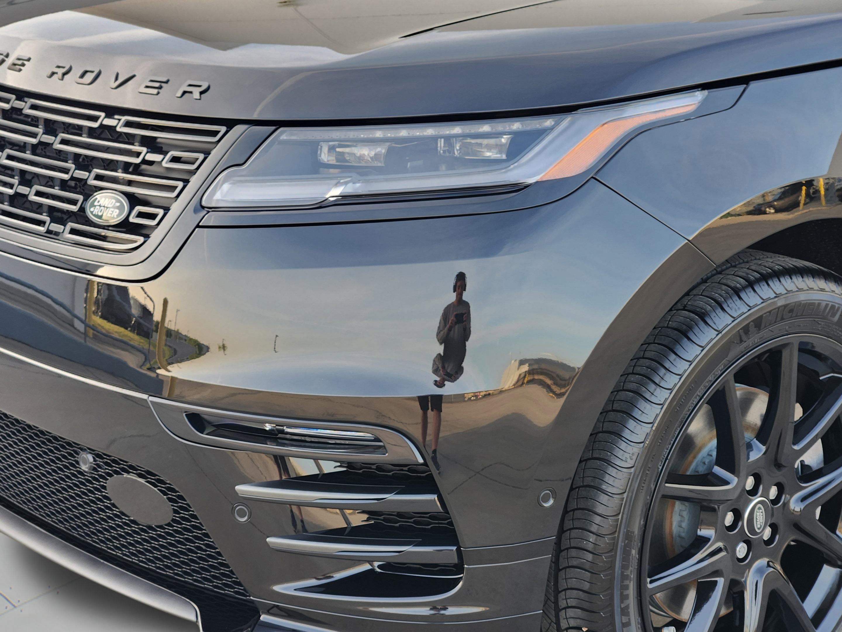 New 2026 Land Rover Range Rover Velar Dynamic SE AWD/4WD image 31