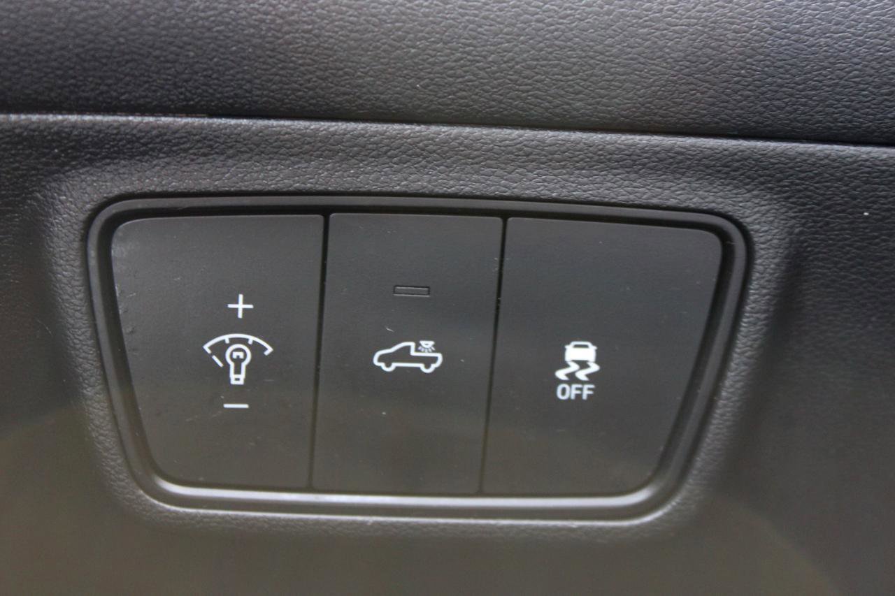 Used 2022 Hyundai Santa Cruz SEL Premium w/ Cargo Package image 24