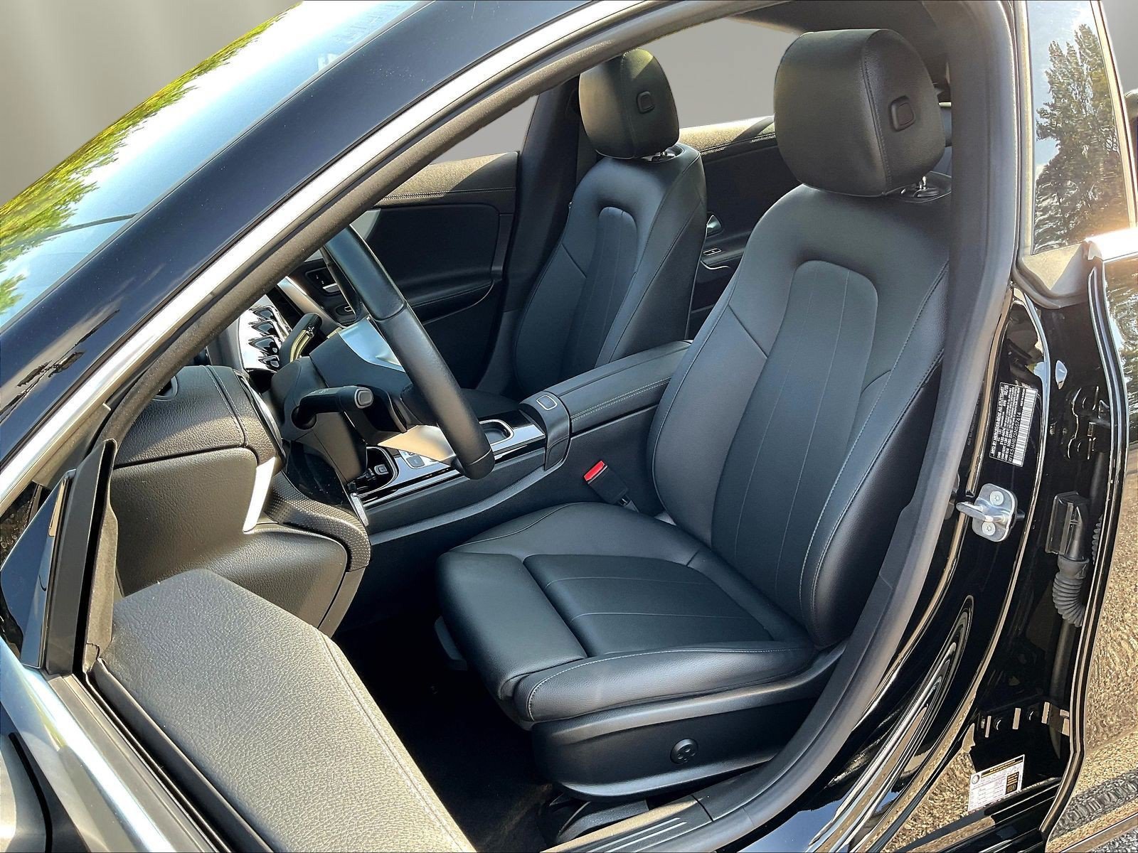 Used 2025 Mercedes-Benz CLA 250 4MATIC image 22