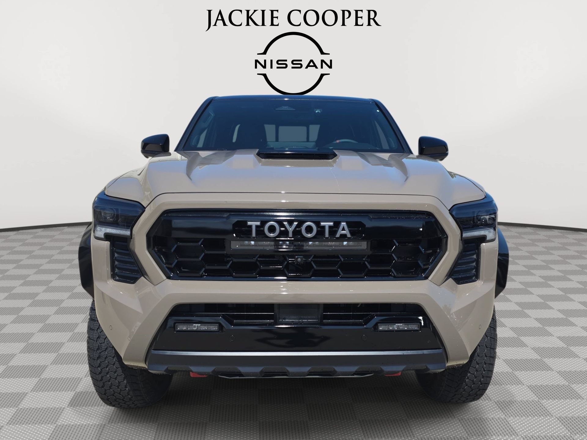 Used 2025 Toyota Tacoma TRD Pro AWD/4WD image 2