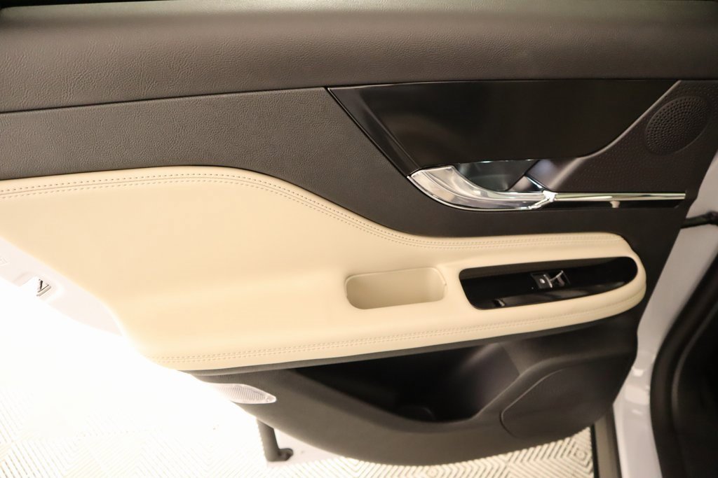 New 2025 Lincoln Corsair Reserve w/ Jet Appearance Package image 18