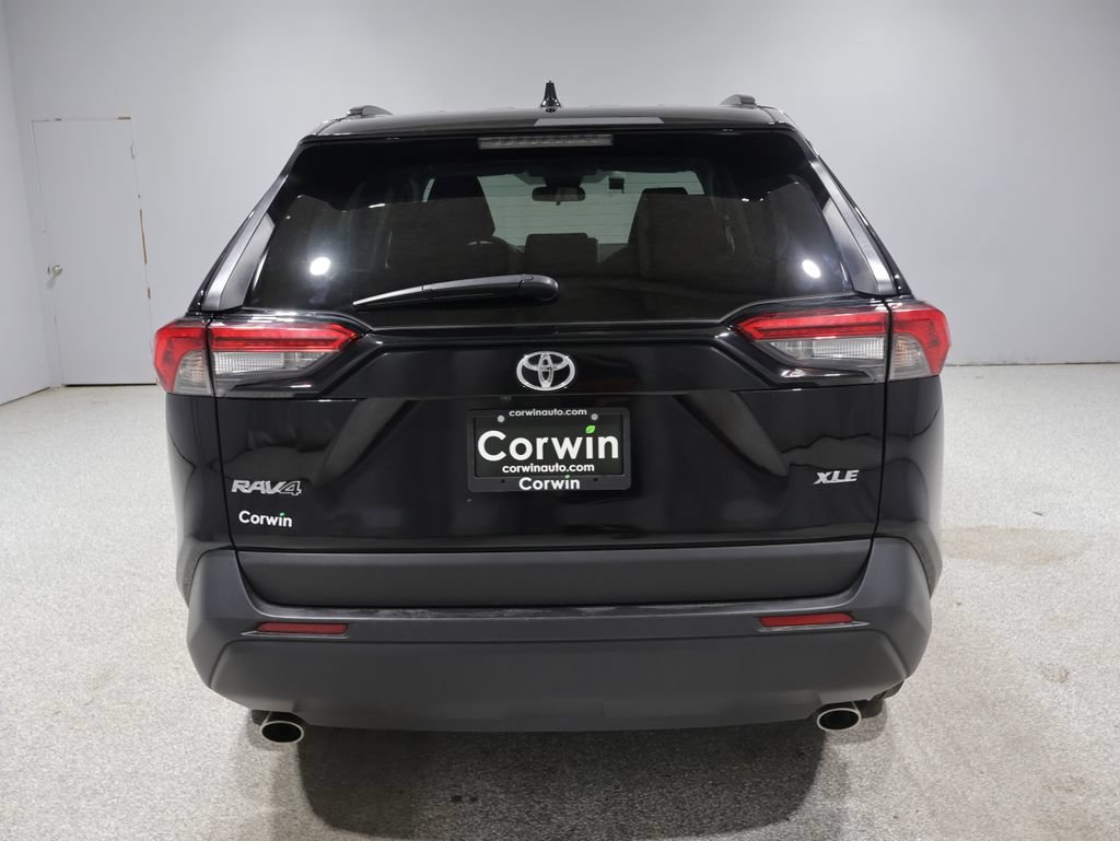 Used 2025 Toyota RAV4 XLE FWD image 3