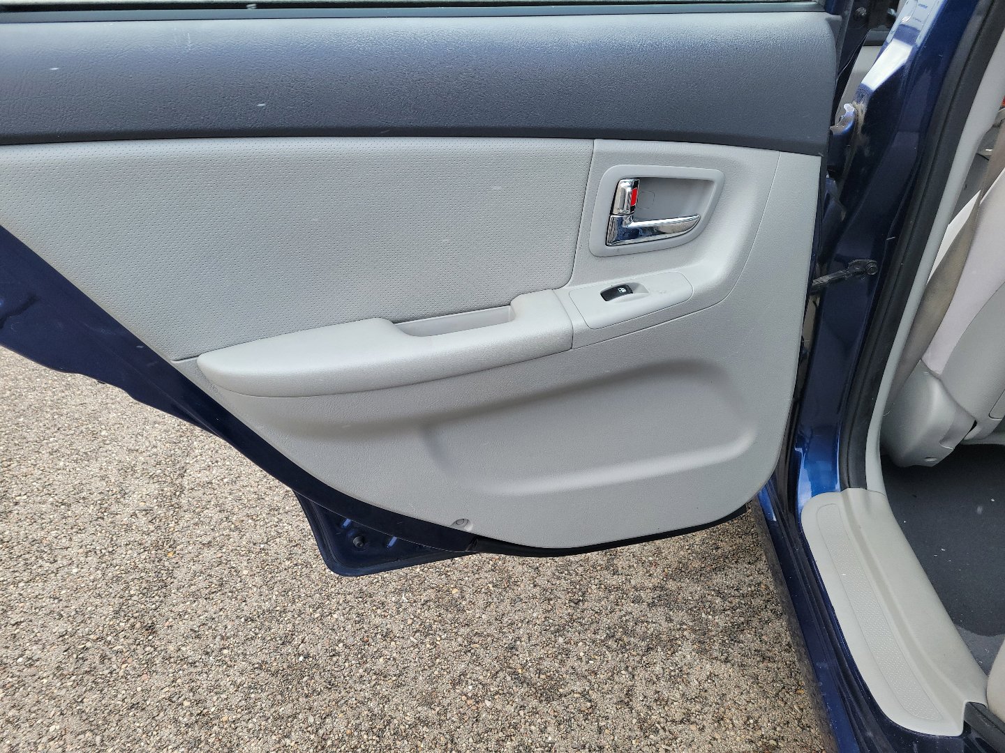 Used 2009 Kia Spectra EX image 13