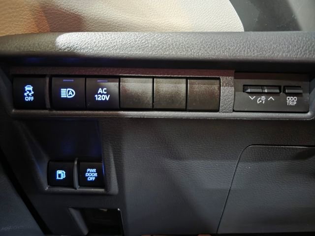 Used 2023 Toyota Sienna XLE w/ XLE Plus Package image 19