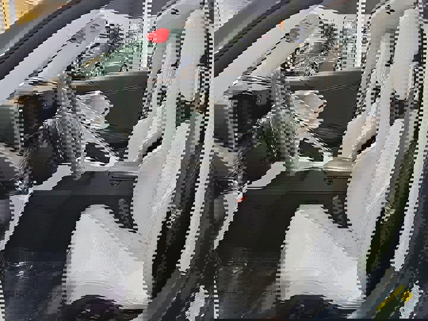 Used 2021 Chevrolet Corvette Stingray Premium Cpe w/ Z51 Performance Package image 11