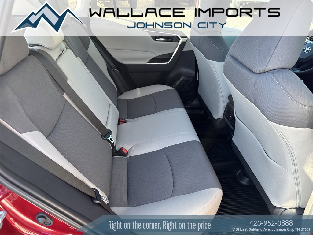 Used 2023 Toyota RAV4 XLE image 32