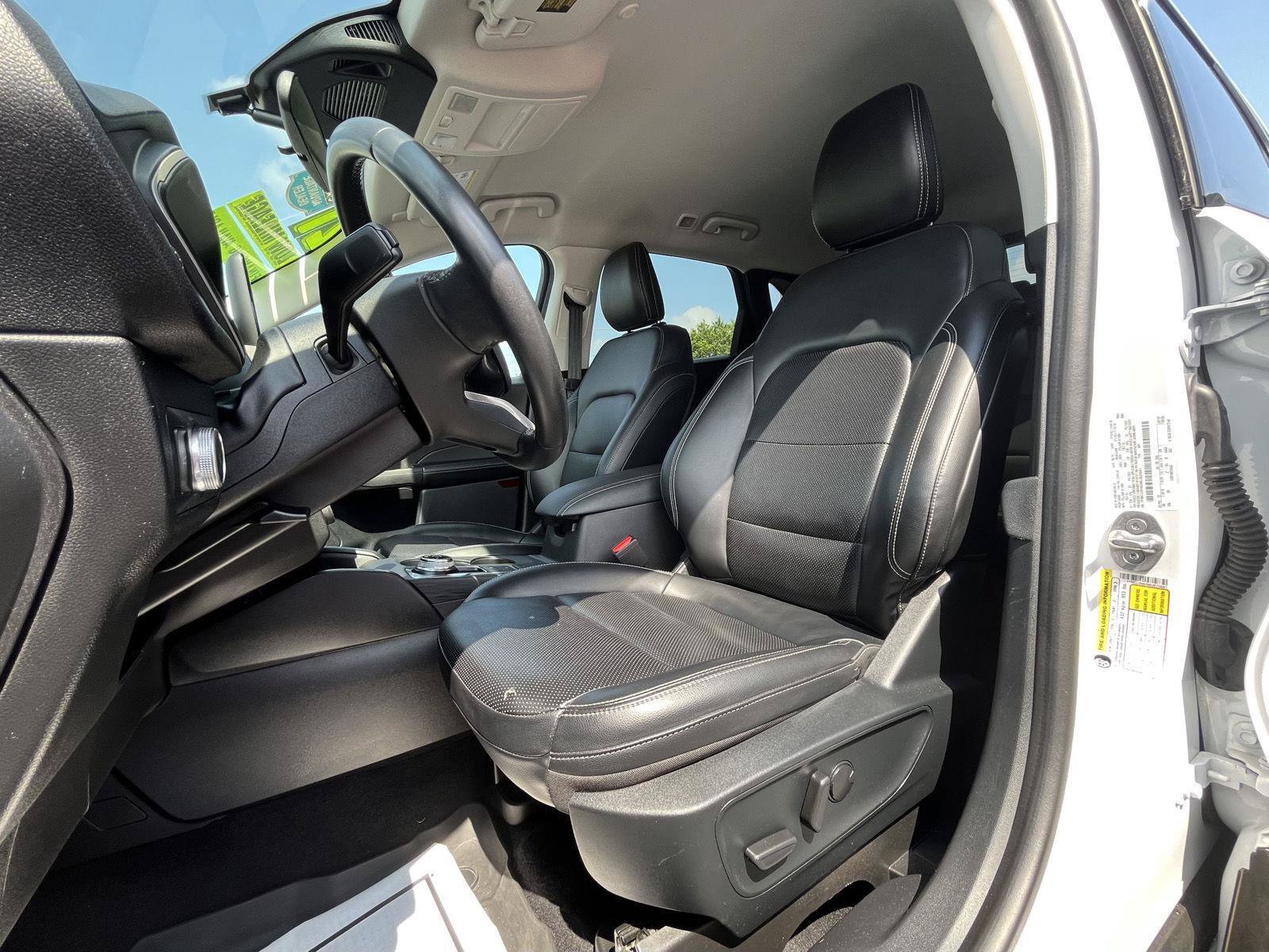 Used 2021 Ford Escape SEL w/ Technology Package FWD image 5