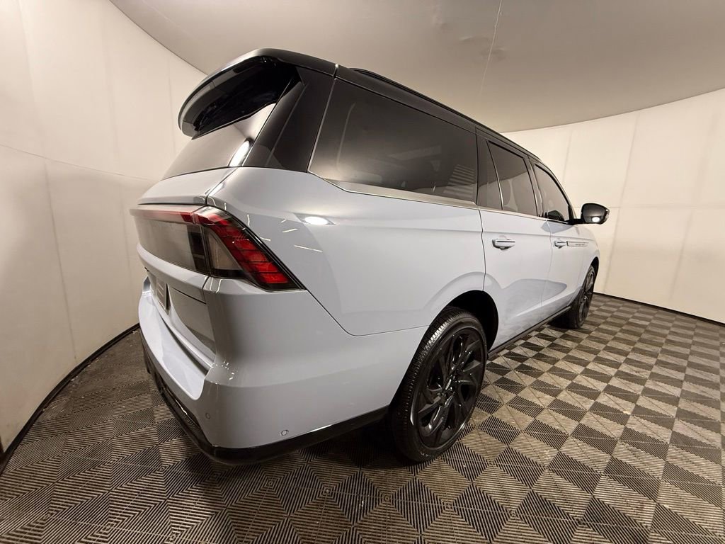 Certified 2025 Lincoln Navigator Reserve image 7