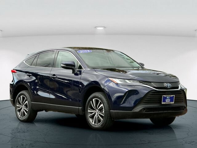 Used 2024 Toyota Venza LE AWD/4WD image 8