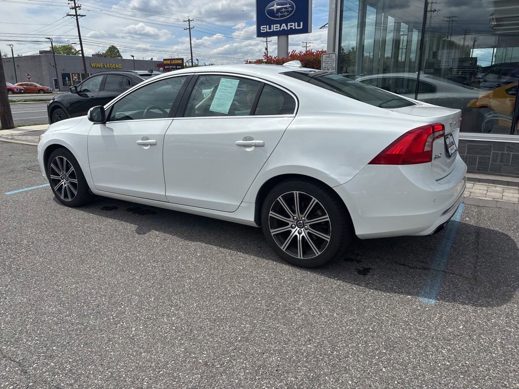 Used 2017 Volvo S60 T5 Inscription FWD image 9