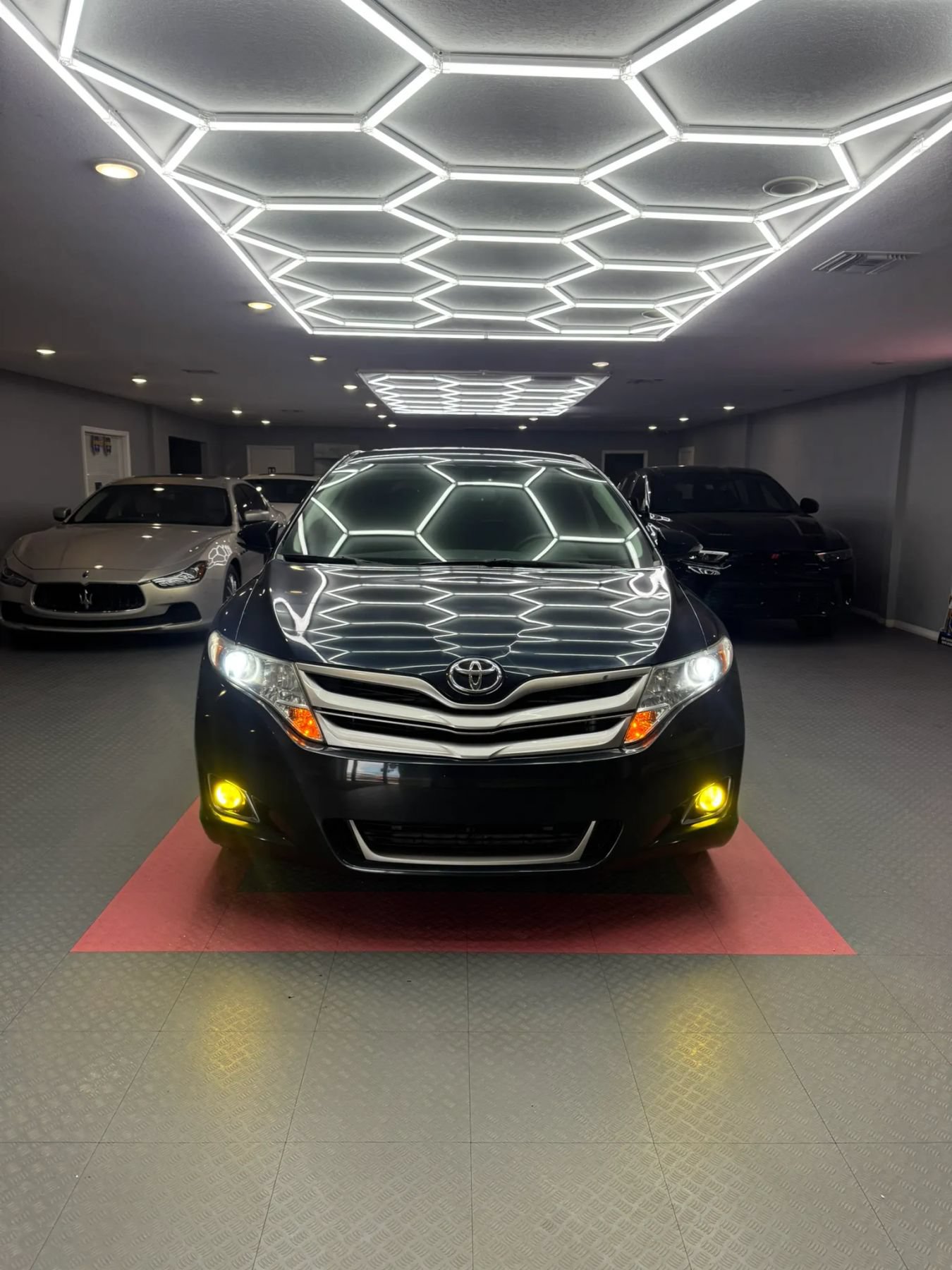 Used 2015 Toyota Venza XLE FWD image 2