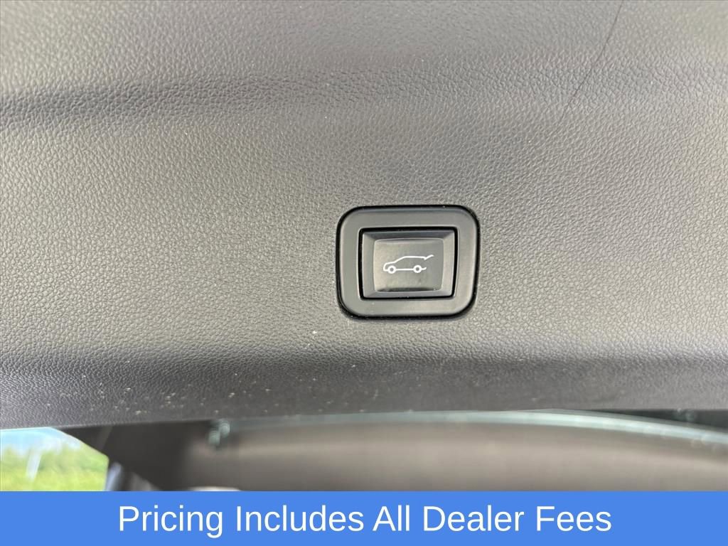 Used 2022 Chevrolet Tahoe Z71 w/ Z71 Off-Road Package AWD/4WD image 24
