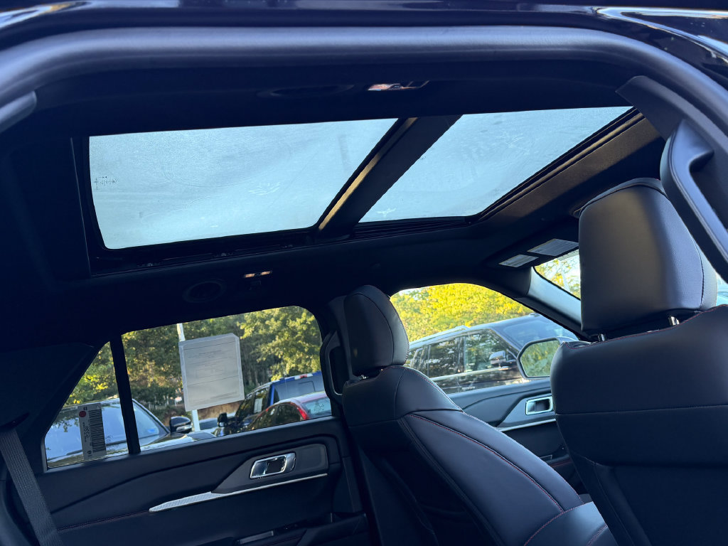New 2027 Ford Explorer ST-Line w/ Premium Package AWD/4WD image 8