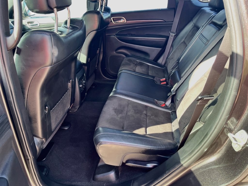 Used 2020 Jeep Grand Cherokee Laredo w/ Quick Order Package 2BN North AWD/4WD image 23