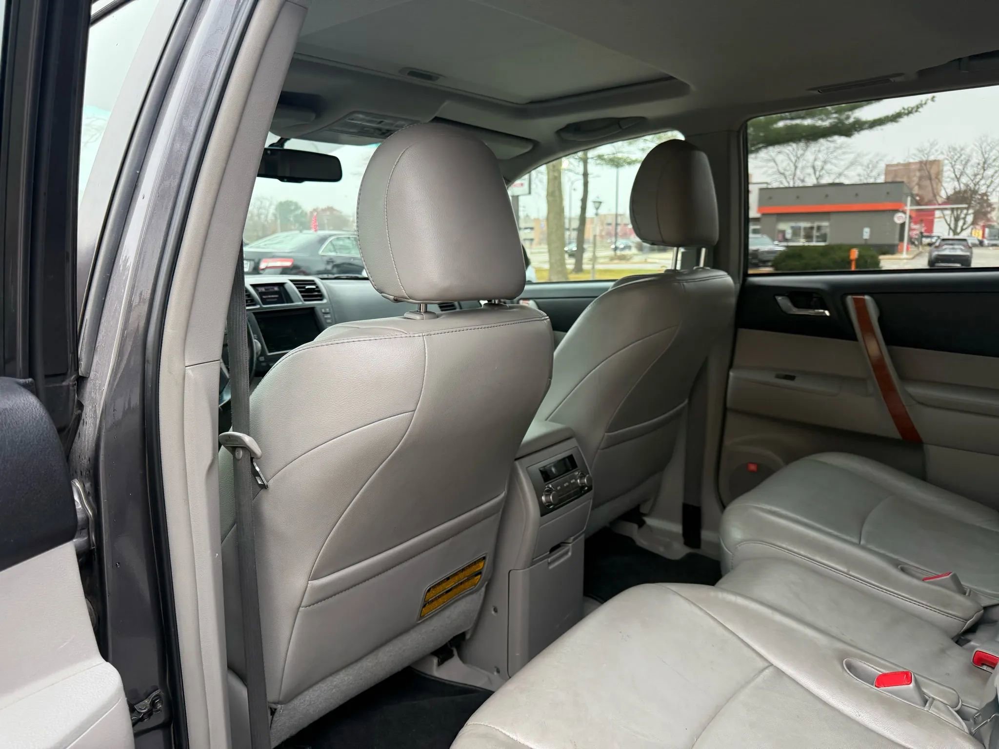 Used 2010 Toyota Highlander Limited image 13