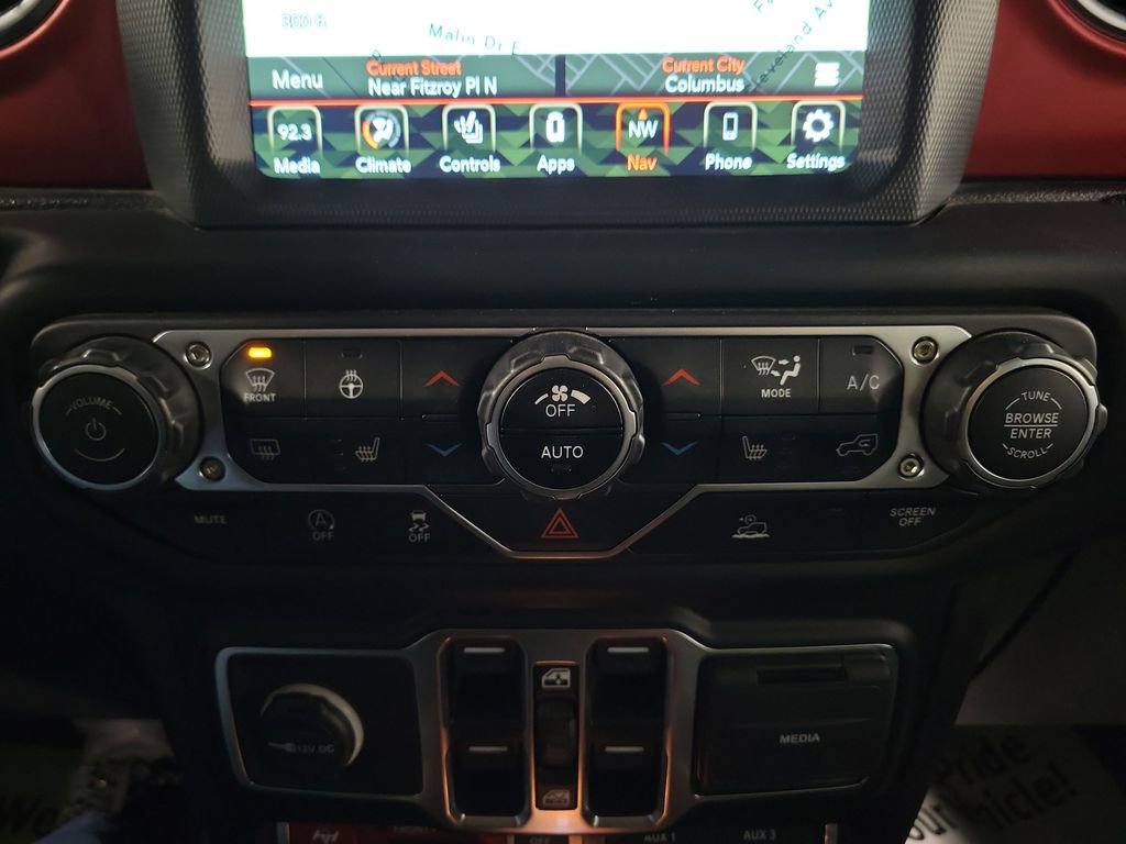 Used 2023 Jeep Gladiator Rubicon w/ Cold Weather Group image 18