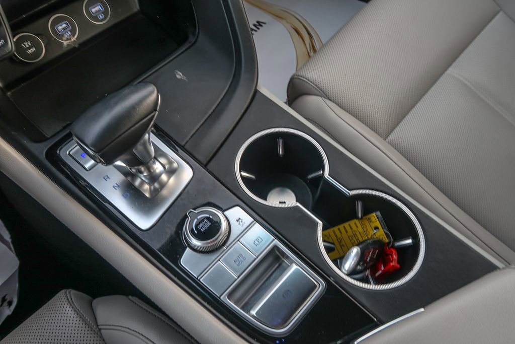 Used 2023 Genesis G70 2.0T image 36